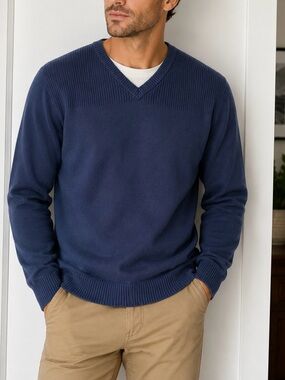 Levi’s Men's V-Neck Sweater Pullover in Navy Size L/G 100% Cotton